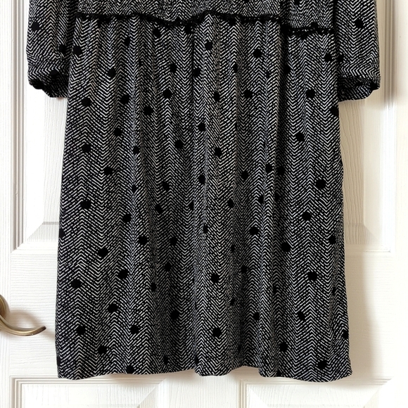 Maeve Anthropologie Galen Dotted Chevron Quarter Sleeve Mini Shift Dress Black M - Picture 8 of 13